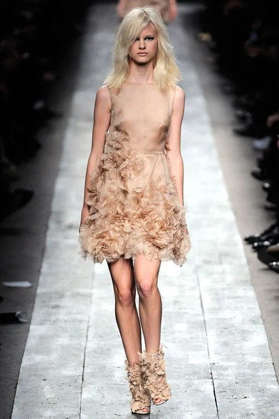 Look 19